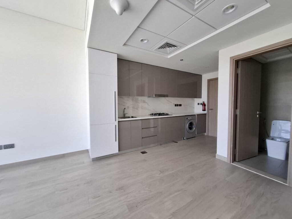 1BR Unfurnished Apartment – Azizi Riviera 32